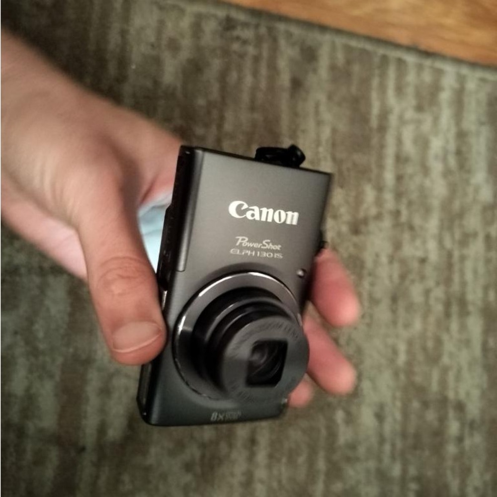 Canon power shot Elph 130 IS